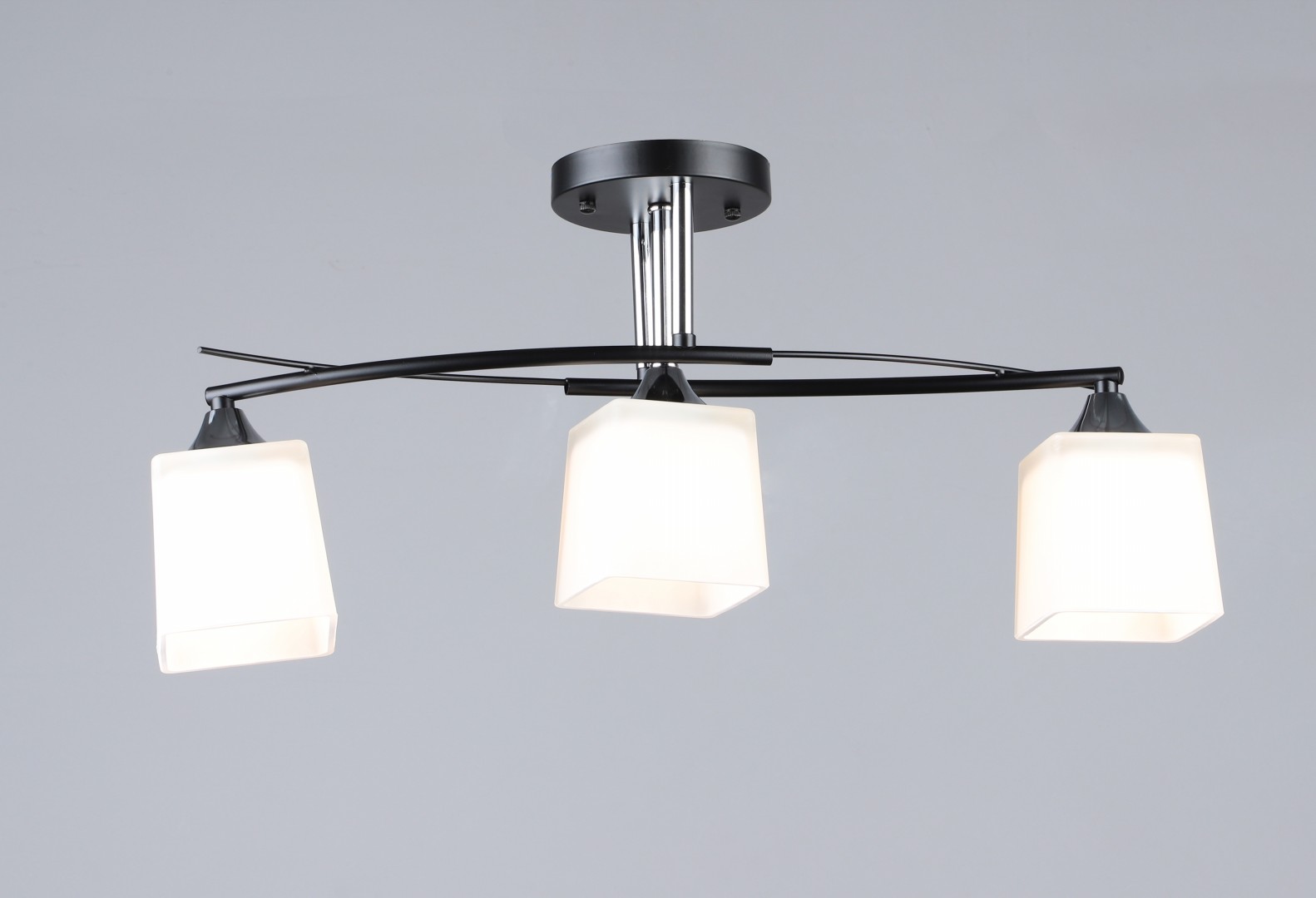 ВР-K2351/3 BK+CH L590*W130*H260мм (6) светильник потолочный